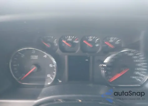 2015 Chevrolet Silverado 1500 Wt z USA, uszkodzony, nr VIN 1GCNKPEH8FZ381513